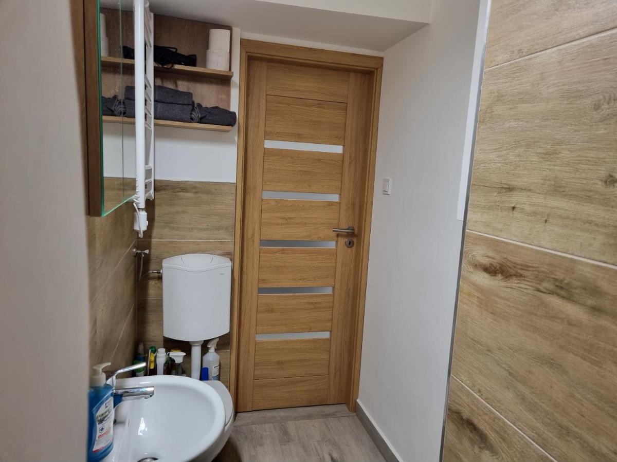 Downtown Studio Apartman Pécs Eksteriør billede