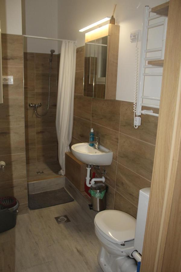 Downtown Studio Apartman Pécs Eksteriør billede