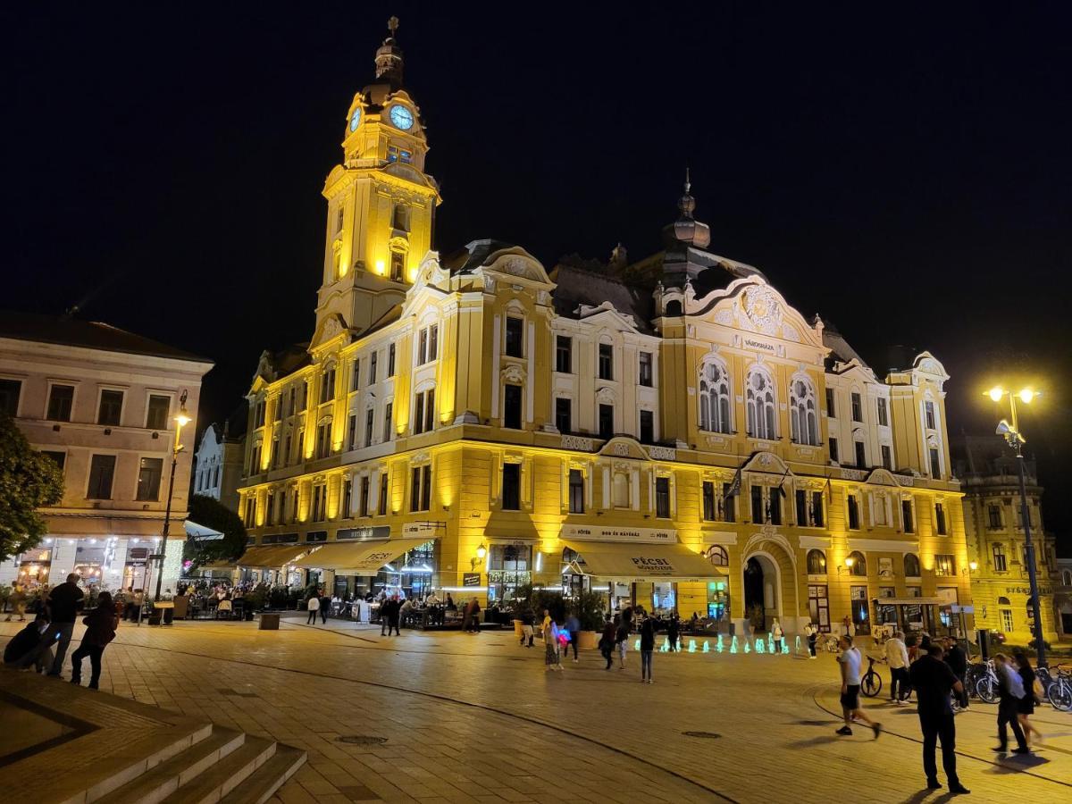 Downtown Studio Apartman Pécs Eksteriør billede